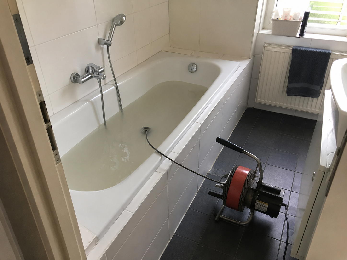 Verstopt bad met stilstaand water