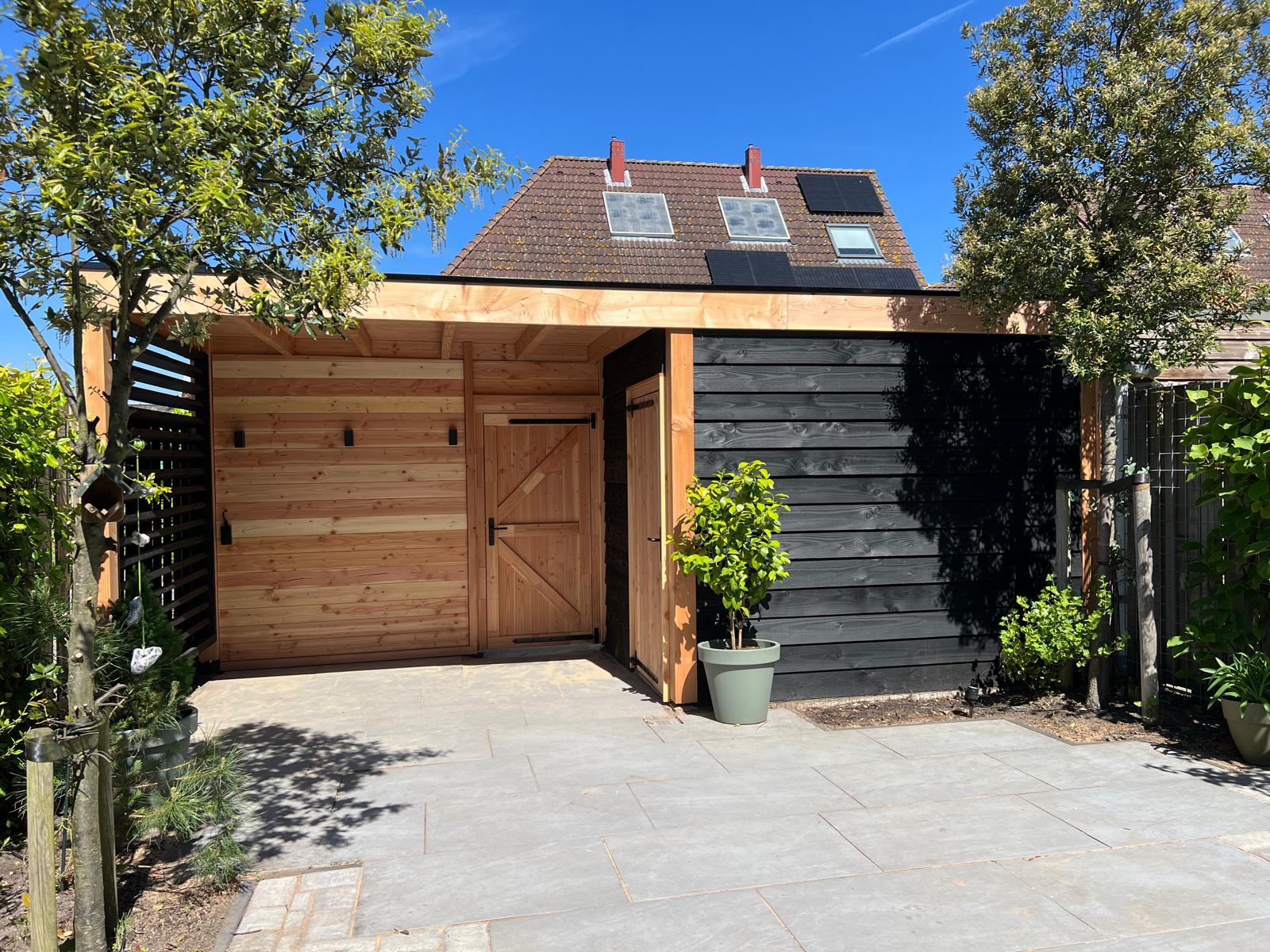 Nieuwe Schuur met Veranda in Hoofddorp