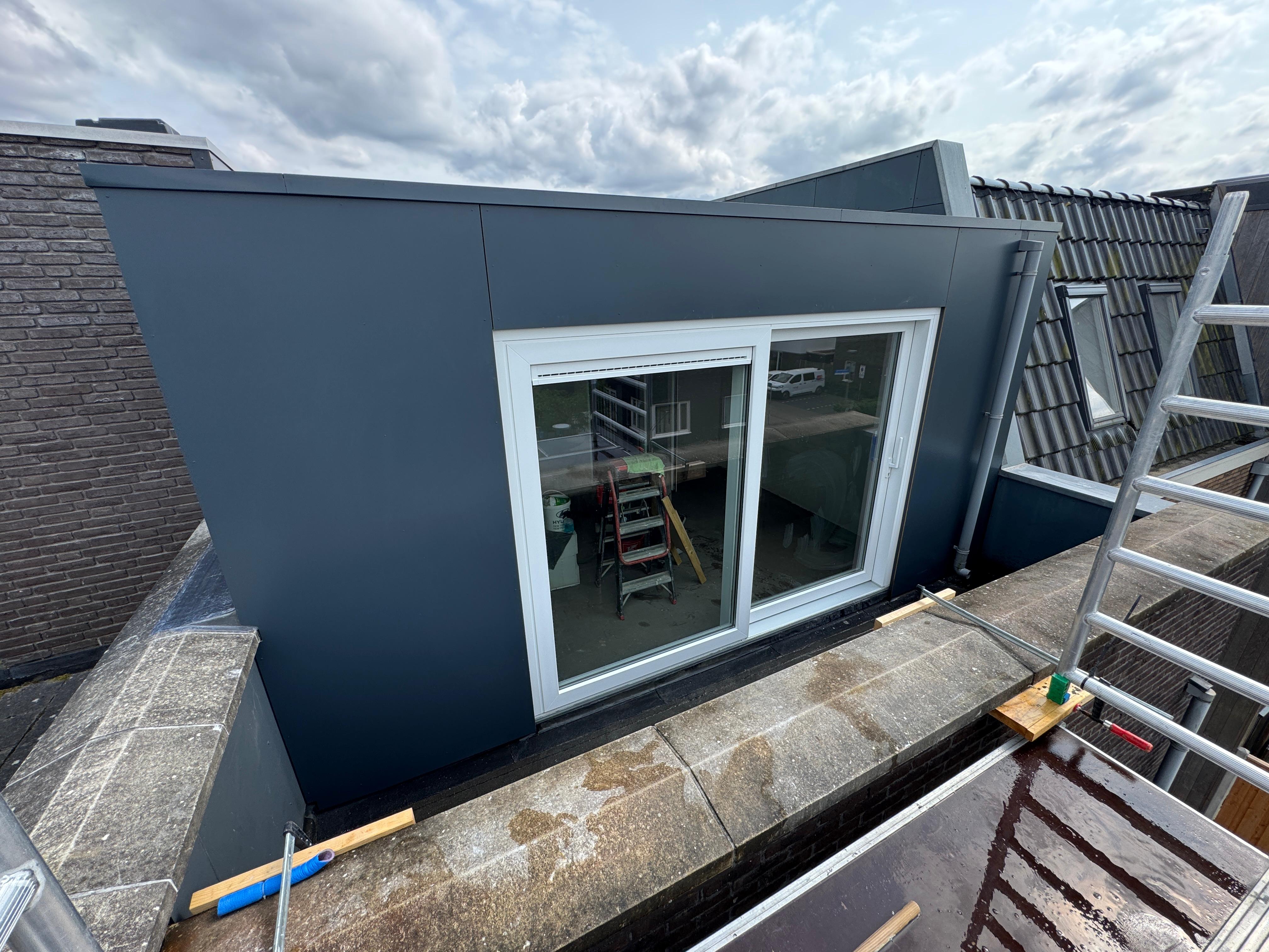 Dakopbouw gerealiseerd in Almere Poort