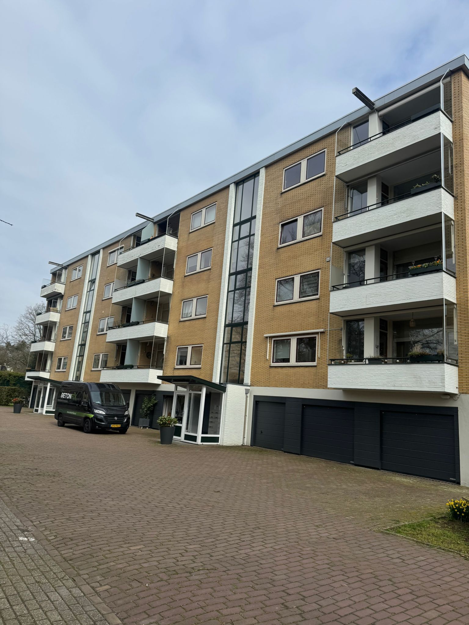 VvE Bussum – Balkonrenovatie met Anti-Slip Coating en Waterdichte Afwerking