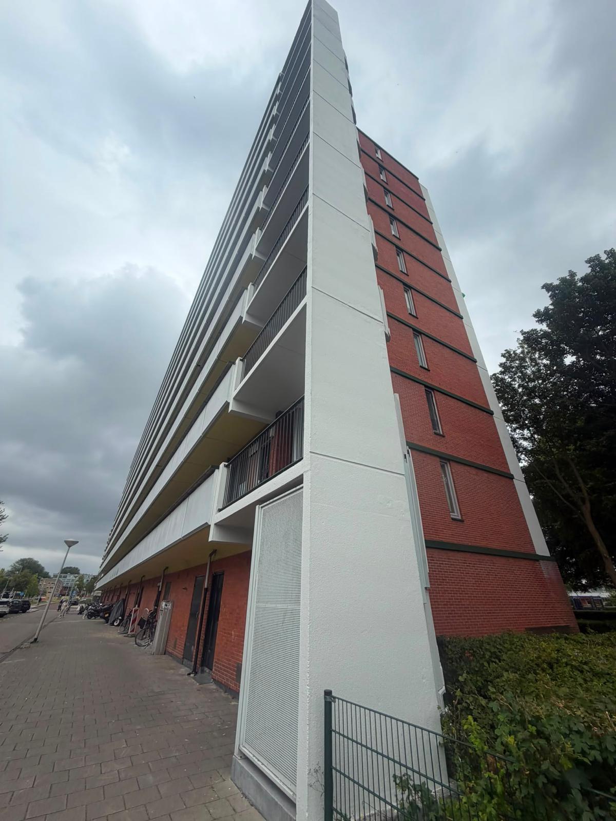 Flat Osdorper Ban Amsterdam – Betonherstel en Schilderwerk
